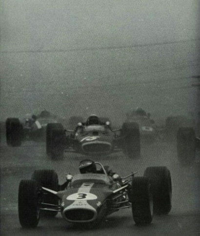 Dans la brume de Mosport au GP du Canada Dans la brume de Mosport au GP du Canada